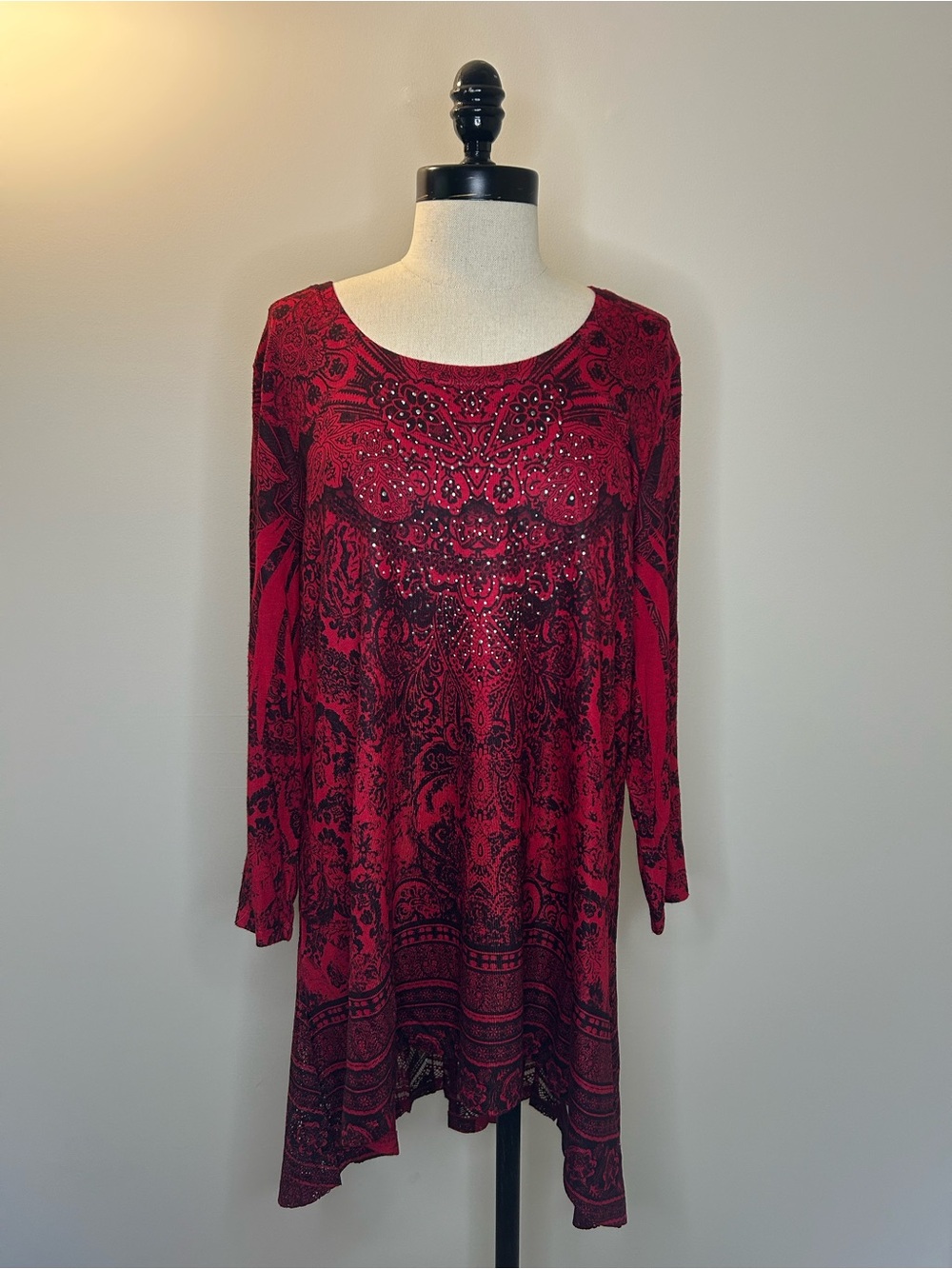 One World Red Floral Studded Tunic Top Womens XL (NWT)